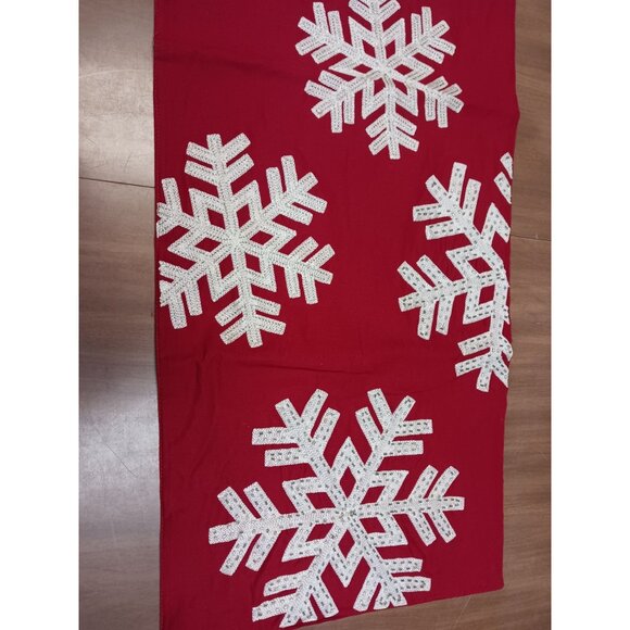 St Nicholas Square Table Runner Red White Snowflakes 36"x13" - Picture 5 of 6